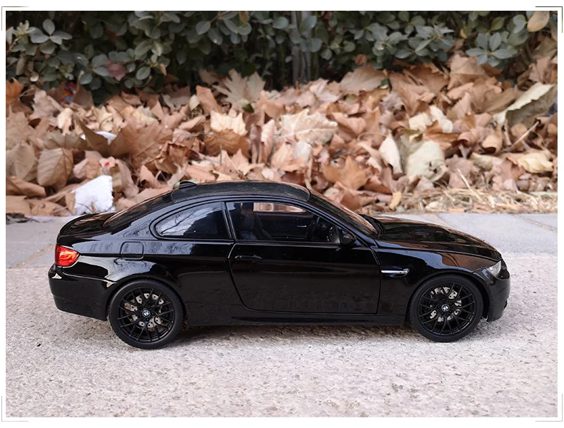 Оригинальные 1:18 M3 GTS M3 E92 литые под давлением металлические модели автомобилей Высокая моделирования автомобиля игрушки 6 дверей могут быть открыты подарки для детей