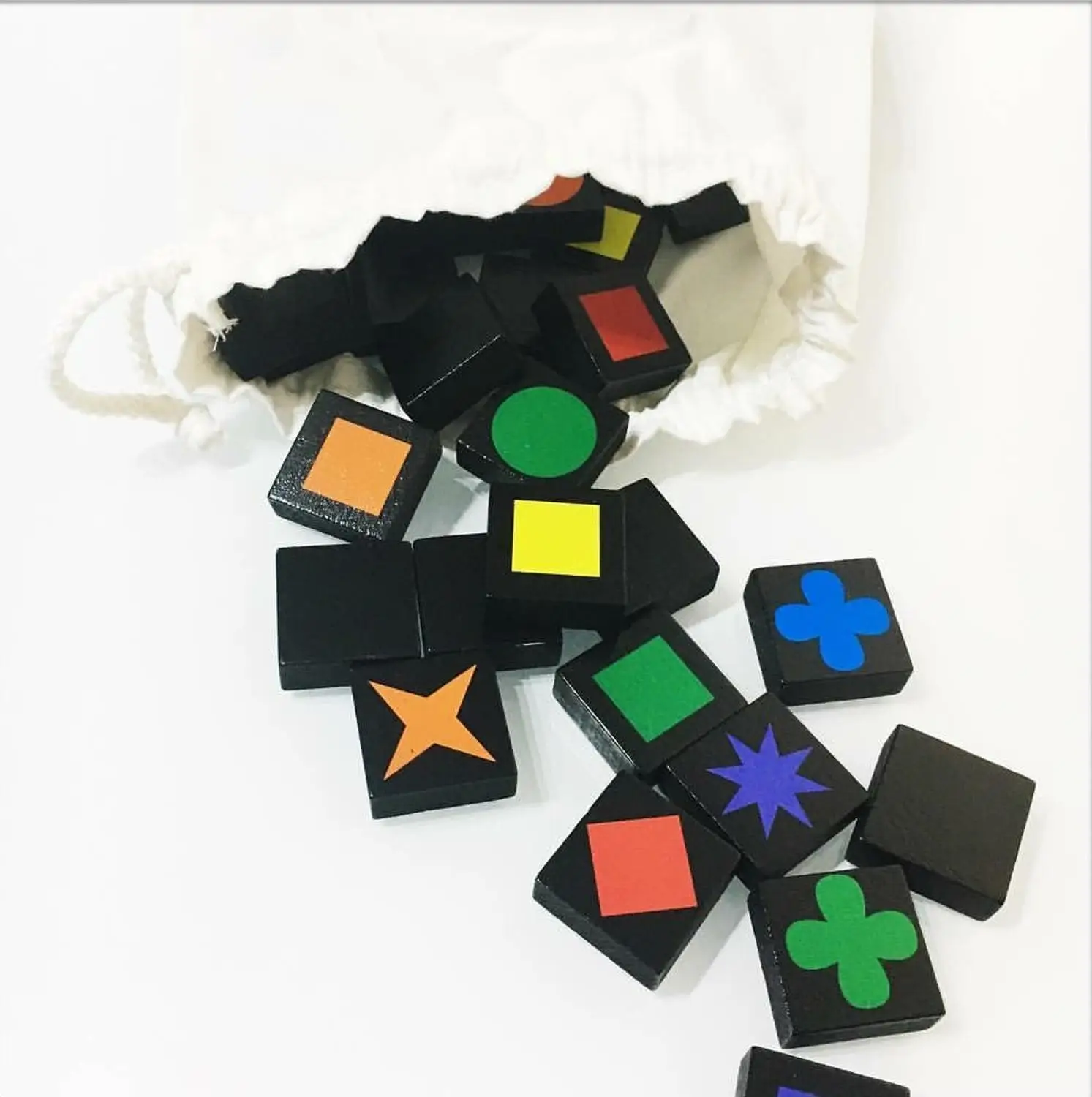 Настольная игра Qwirkle 108 шт./компл. деревянные шахматы английская версия обучающая