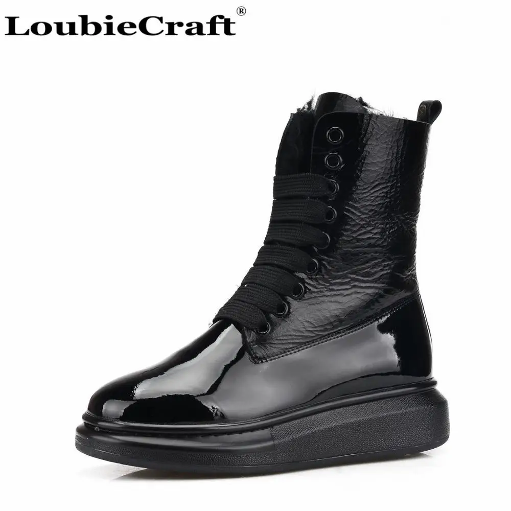 Black Patent leather Женские зимние ботинки из овечьей шерсти; зимние короткие ботинки на меху; повседневные ботинки черного цвета с жемчугом; модная обувь на толстой подошве со шнуровкой; Новинка года - Цвет: Black Patent leather