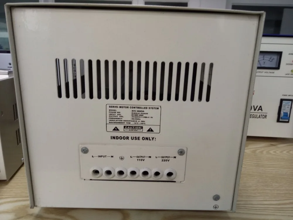 SVC-3kVA однофазный Высокоточный полностью автоматический серводвигатель переменного тока стабилизатор напряжения