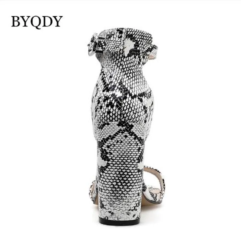 BYQDY/женские босоножки с леопардовым принтом модные летние на высоком каблуке