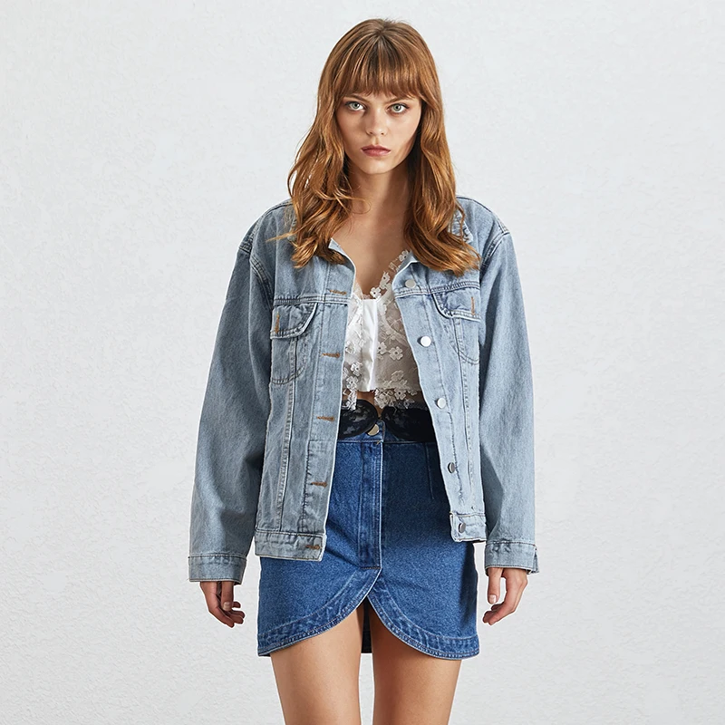 Женская джинсовая куртка TWOTWINSTYLE осенняя однобортная с отложным воротником и