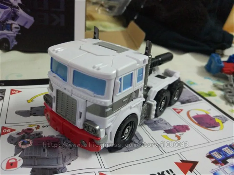 KBB G1 преобразования фильм игрушки PC-17 Core воин Рисунок Игрушки Cool Аниме фигурки Robot Car ко модель детские игрушки 33013