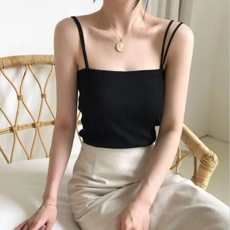 Майка женская трикотажная в рубчик корейский минималистичный стиль однотонная