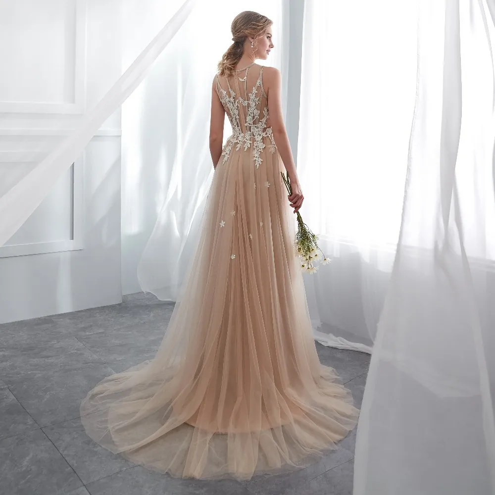 Женское вечернее платье Vivian's Bridal белое шифоновое в пол без рукавов со шлейфом |