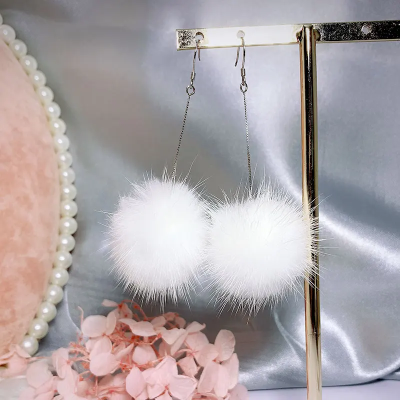 Женские серьги из серебра s925 пробы темпераментные милые с пушистым шариком