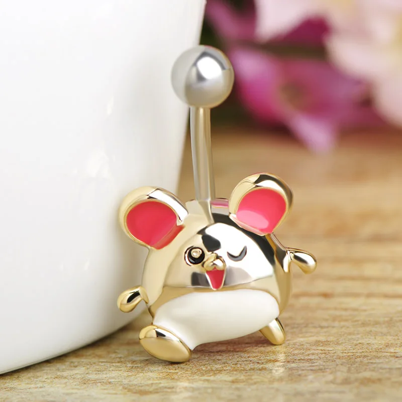 Эмалированное ювелирное изделие в виде медведя эмалированное золотистого цвета