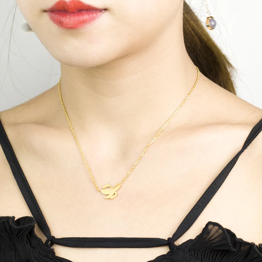 

Wholesale 10pcs/lot Simple Gold Color Bananas Necklace Women Kids Jewelry Dainty Fruit Stainless Steel Pendant Necklace Bff Gift