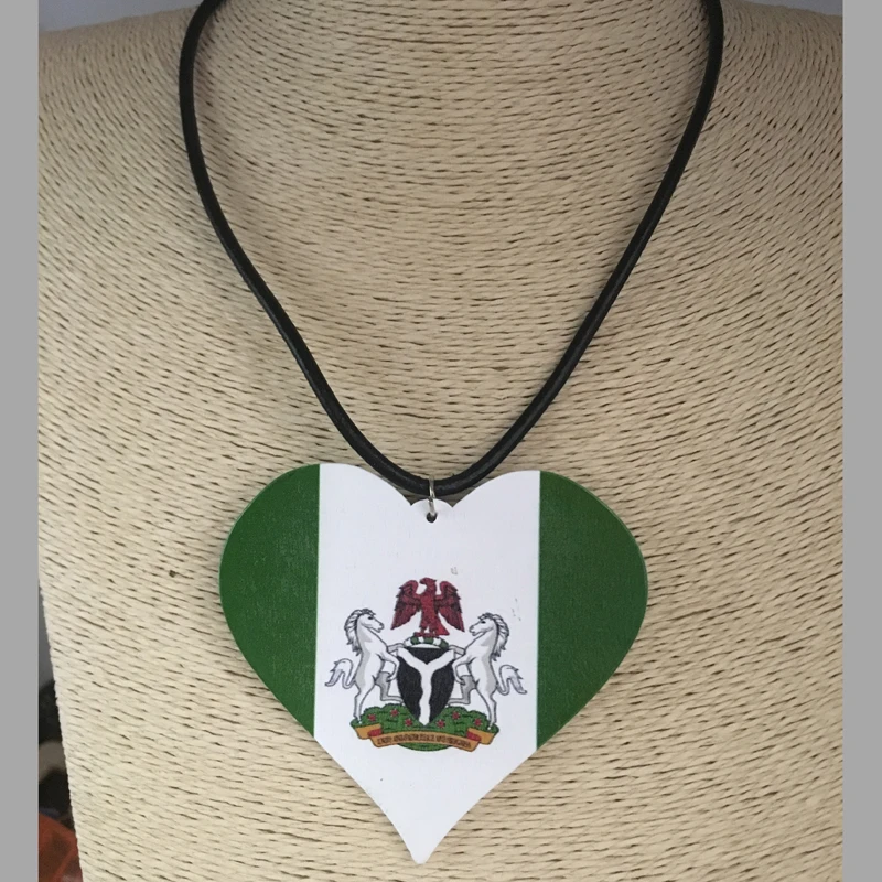 Новейшая модель Нигерия флагом в форме сердца два Америка и без рисунка