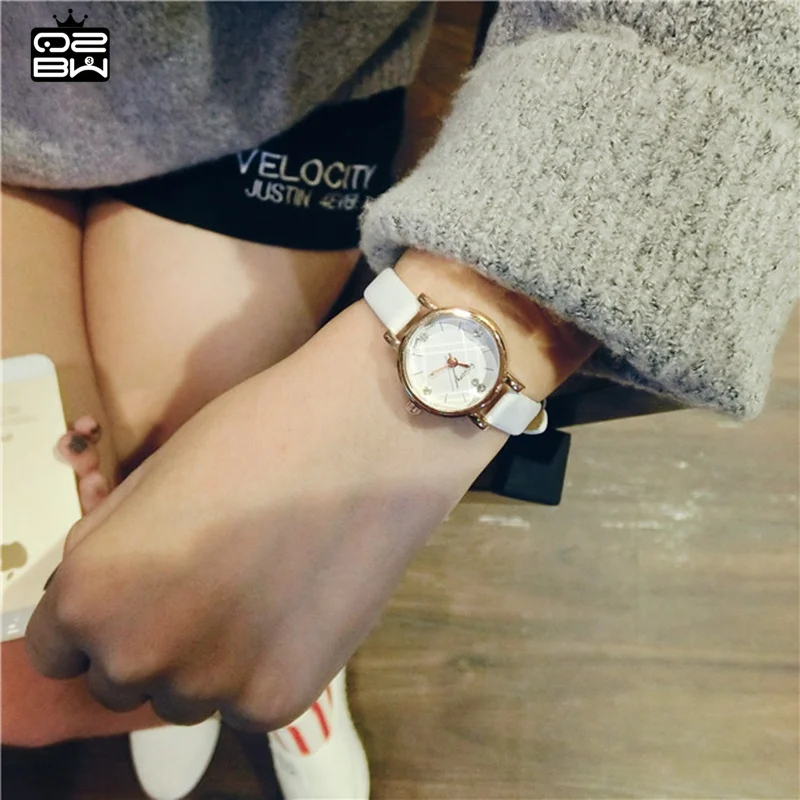 Девушка стиль женщины винтаж кожа часы простые кварцевые ретро латунь циферблат