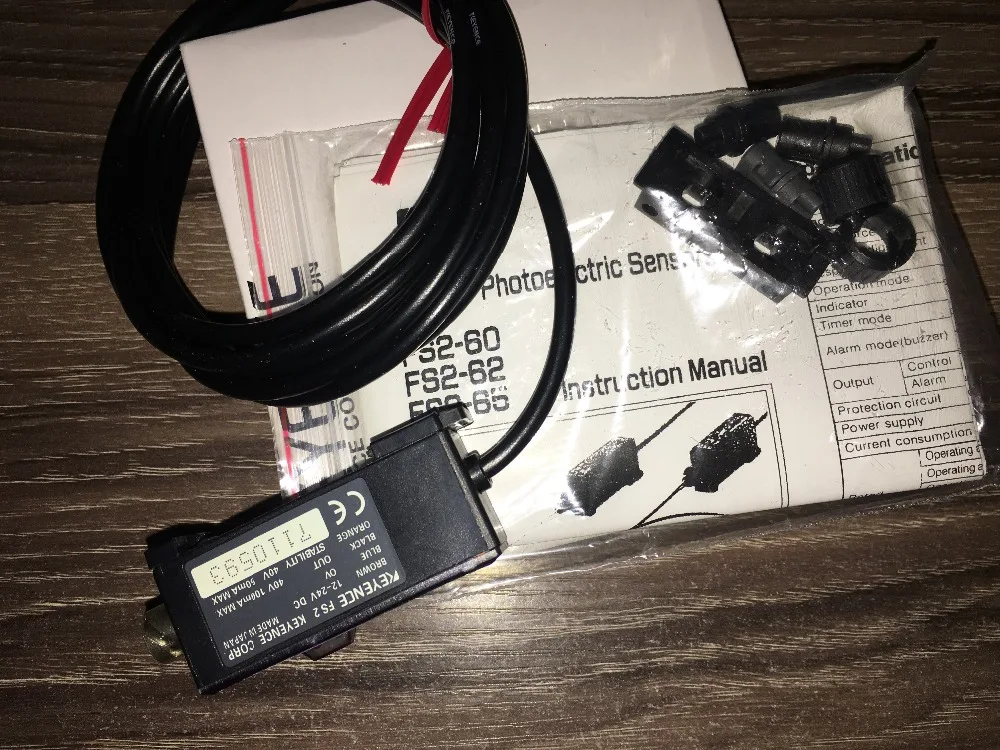 Фотоэлектрический переключатель FS2-60 волоконный усилитель KEYENCE 12-24VDC