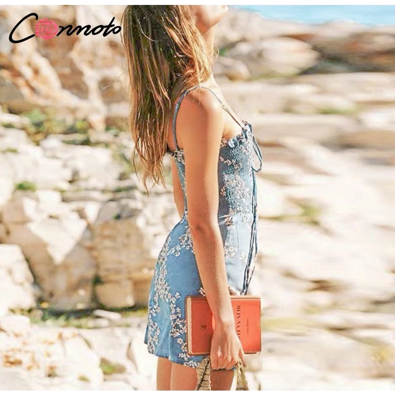 Conmoto Элегантное синее платье с цветочным принтом, сексуальное короткое платье на тонких бретельках, короткое платье с воланами