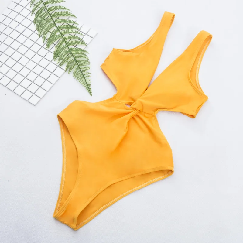 Женский купальник-бикини с глубоким v-образным вырезом и открытой спиной желтый