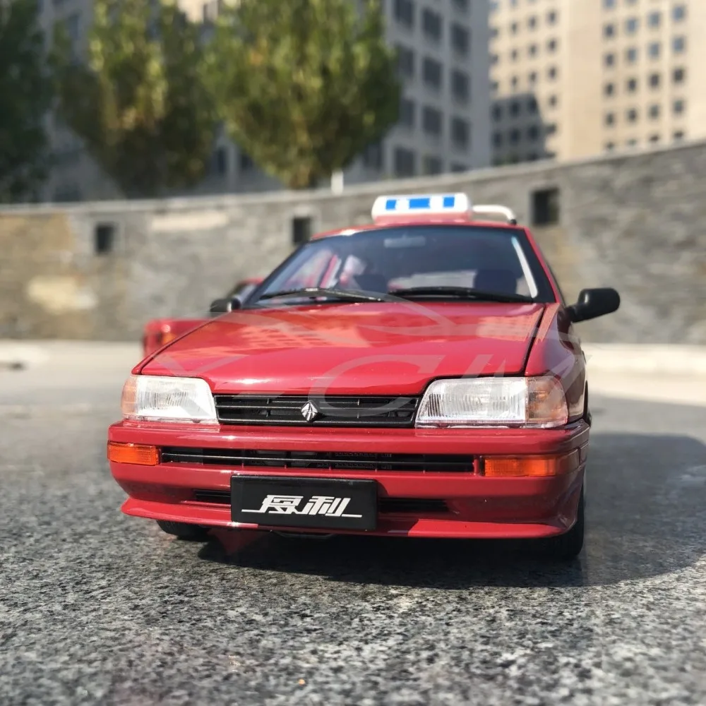 1:18 литая модель автомобиля Yiqi Chinese Tianjin Xiali Taxi TJ7100 хэтчбек (красный) + маленький