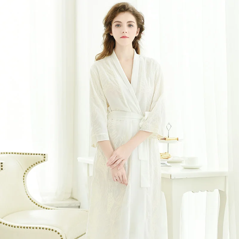 Женский шелковый халат для сна длинный пикантный банный из ледяного шелка на