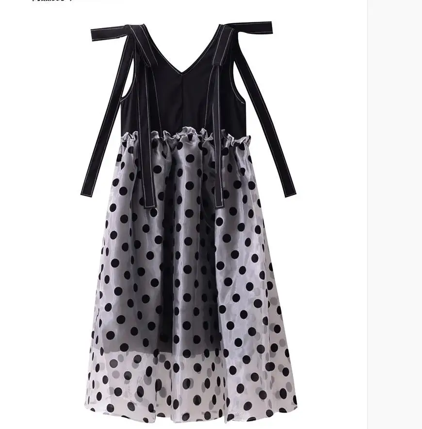 

A new 2019 summer vintage pointed-v-neck halter dress