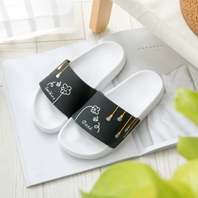 Yu kube/женские летние тапочки; коллекция года; милые вьетнамки на низкой платформе с открытым носком и граффити; женские пляжные сандалии-шлепанцы на плоской подошве для улицы - Цвет: white