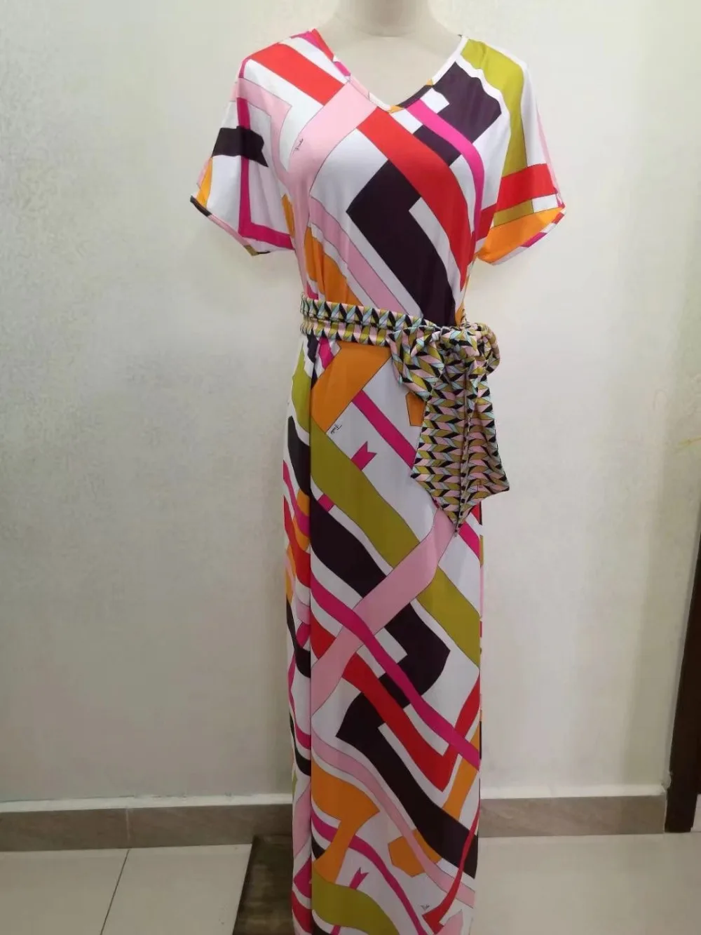 Женское платье макси из эластичного шелка и спандекса с геометрическим принтом| |