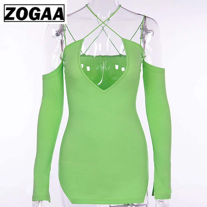 Сексуальное платье с открытыми плечами на шнуровке поперечным разрезом по бокам