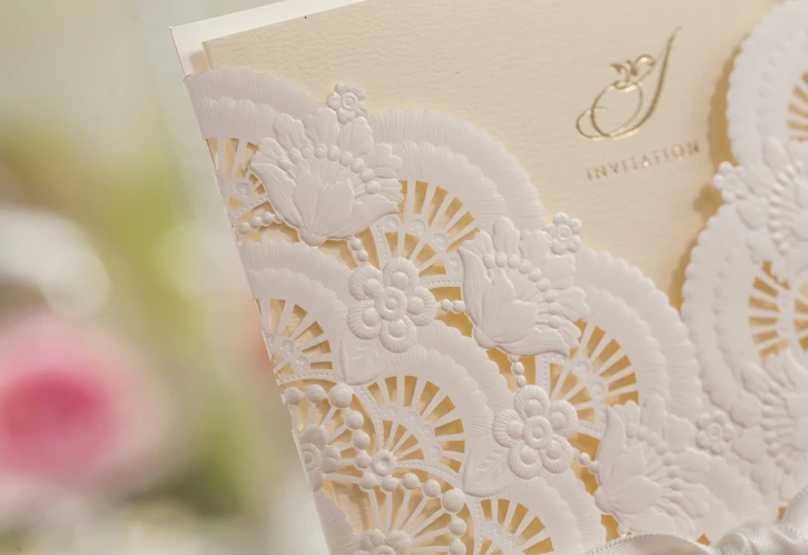 Personzlied Белый Цвет Лазерная Резка кружева цветок Свадебные Приглашения Карты с