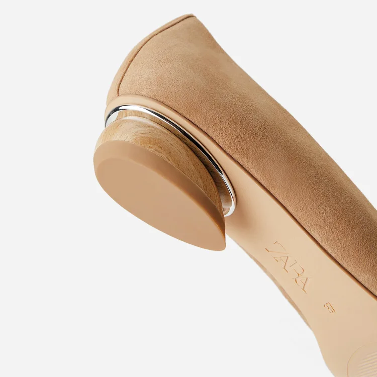 Женская обувь новинка весны 2019 с закрытым носком на низком каблуке абрикосового