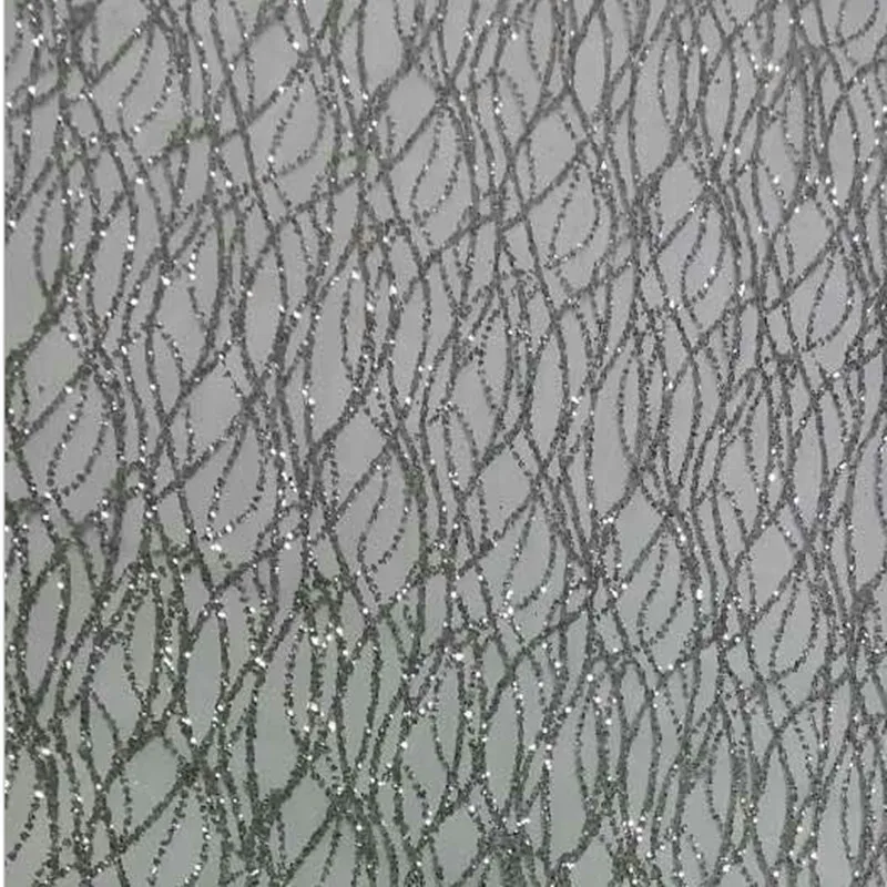 Женское блестящее вечернее платье длинное из блестящей ткани с V-образным