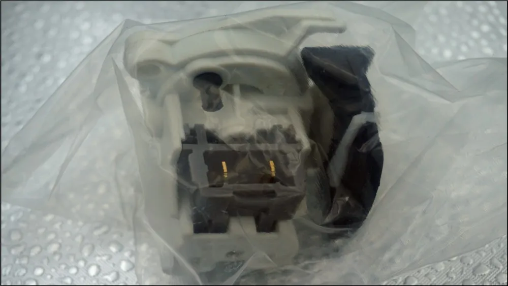 Механизм багажника замок для RENAULT SCENIC MK I (НАТУРАЛЬНАЯ 7700435694) 7701473742 8200102583 7700427088