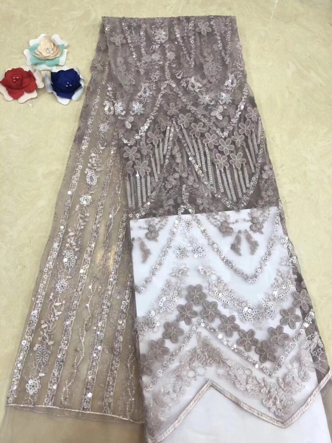 

The latest tulle lace fabric 2018 lace applique blue fabric new sequence lace embroidered dress FJ2811