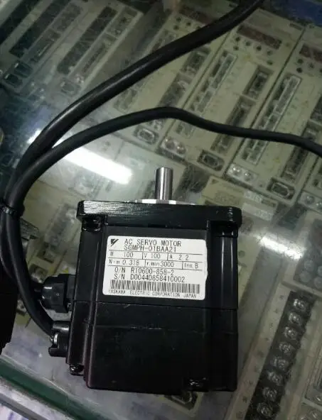 

Servo motor SGMPH-01BAA21 , Used one , 90% appearance new , 3 months warranty , fastly shipping