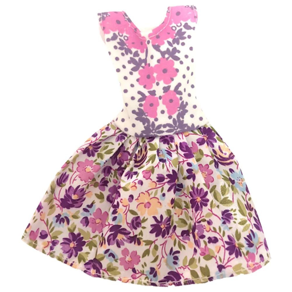 Нагорный Карабах кукла маленькое платье с цветочным рисунком красивое