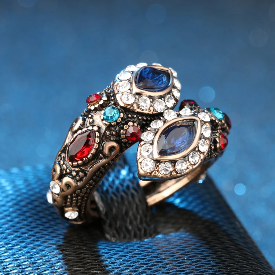 Kinel уникальное кольцо с кристаллами цвет древнего золота винтажный вид двумя