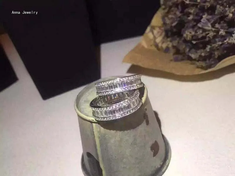 Ослепительное дизайнерское кольцо из стерлингового серебра 925 пробы с фианитами