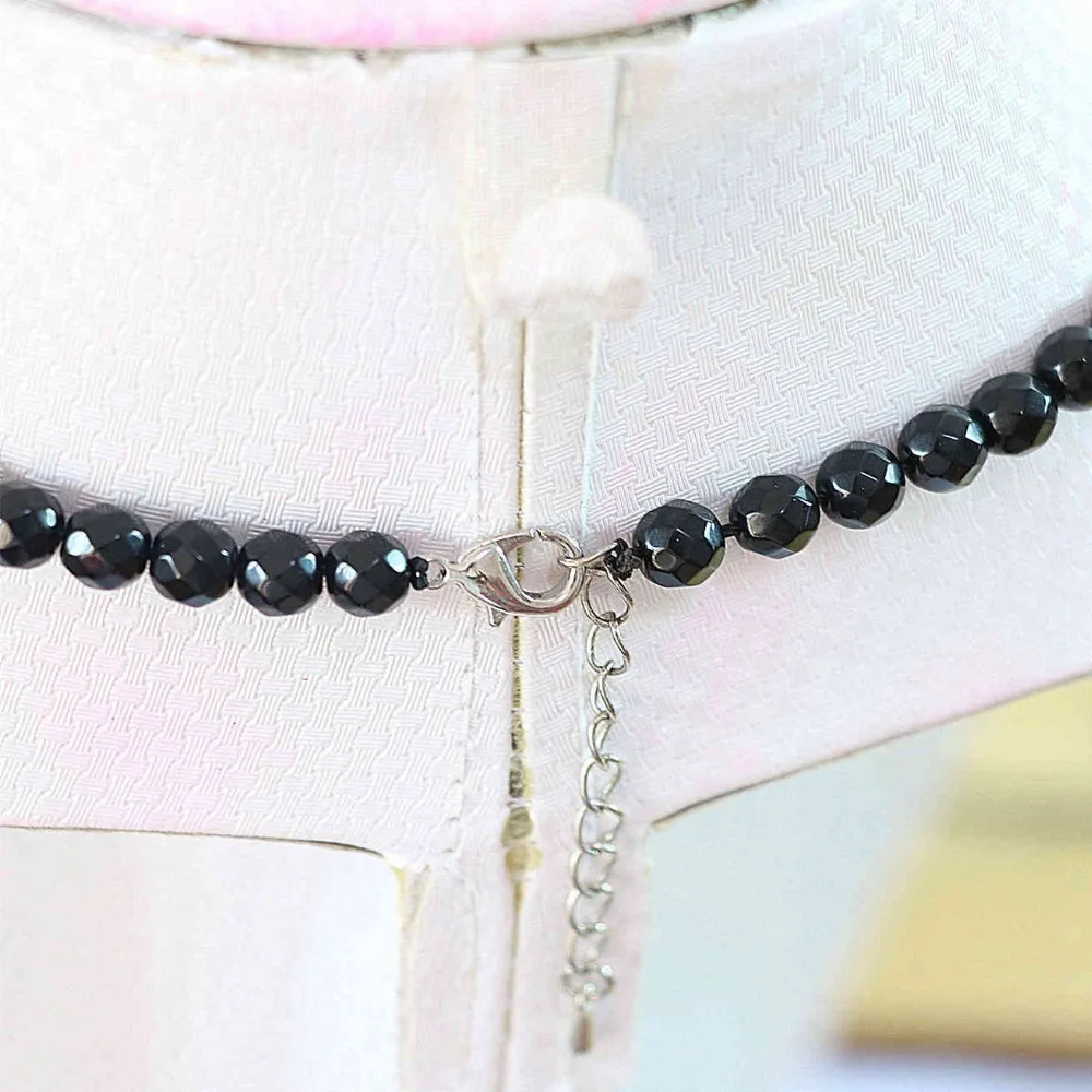 Ожерелье-цепочка женское из черного сердолика оникса агата граненые круглые