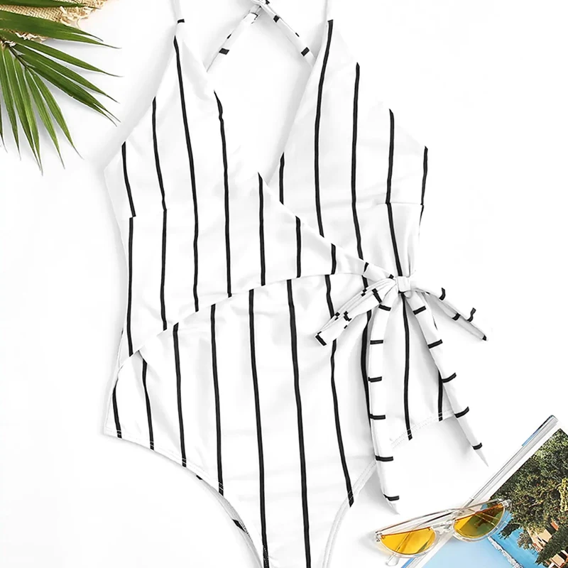 Цельный женский купальник с V-образным вырезом и открытой спиной | Спорт