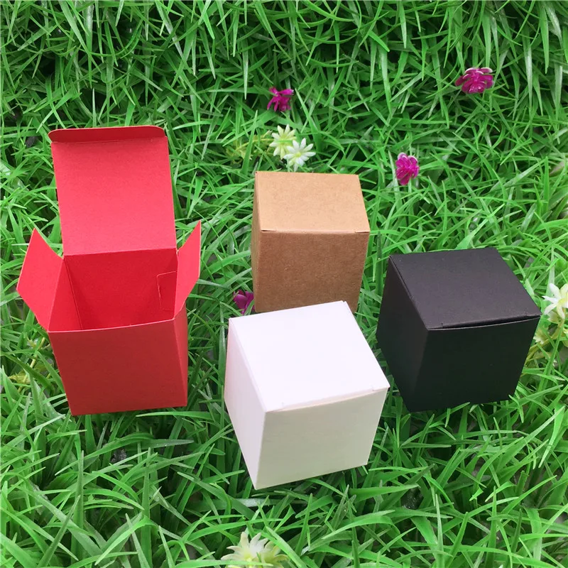 20-дневная милая маленькая коробка из крафт-бумаги с пустотелым сердечком