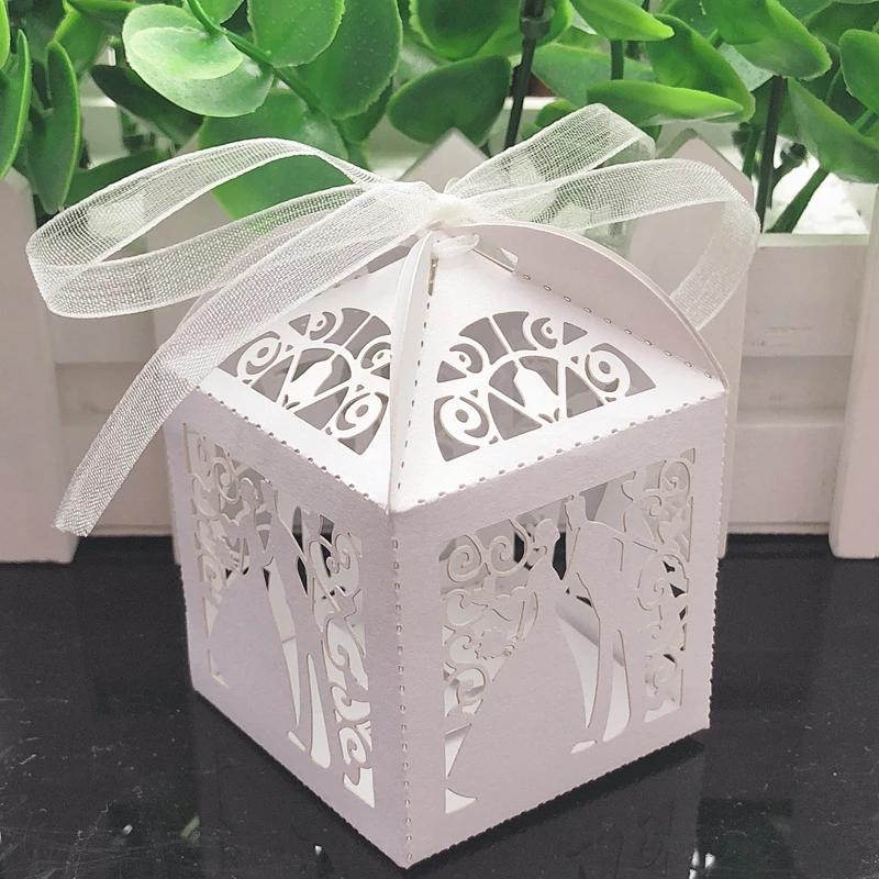 50 шт пара дизайн лазерная резка полые каретки конфеты коробки подарочные с