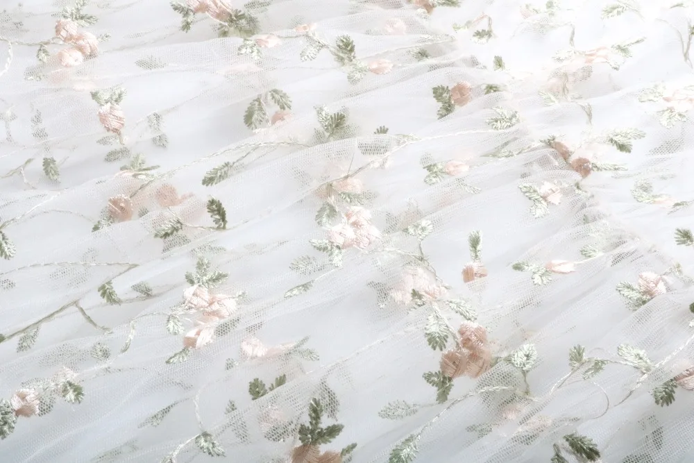 Женское Сетчатое платье с вышивкой белое праздничное цветочным рисунком в