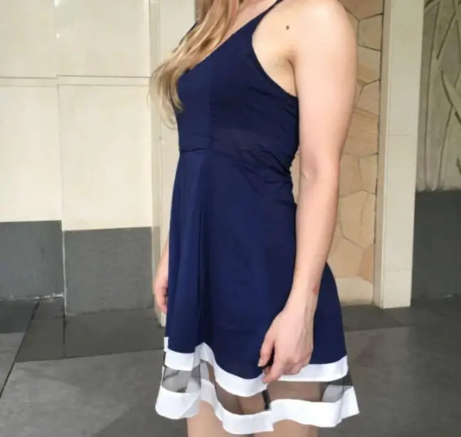 Женское весеннее короткое стильное бархатное платье-комбинация с Боковым