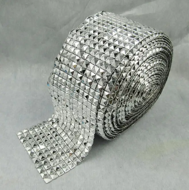 silver Пластиковая отделка пирамиды, 1 ярд/партия, серебряная панк-окантовка, ширина около 9,8 см, модная нашивка для одежды, Серебряное квадратное украшение - Цвет: silver