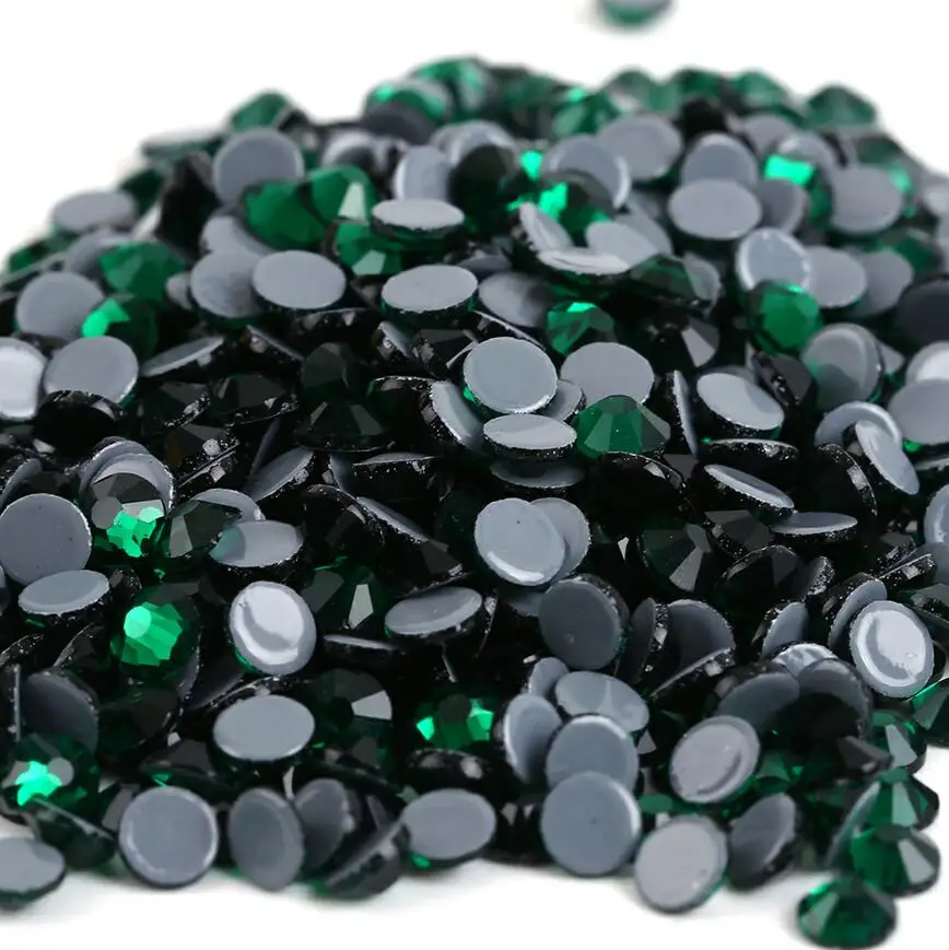 Emerald Все размеры 40 цветов кристалл AB исправление стразы, Стекло Стразы исправленное железо на Стразы для дизайна ногтей шитье и ткань Decoretion - Цвет: Emerald