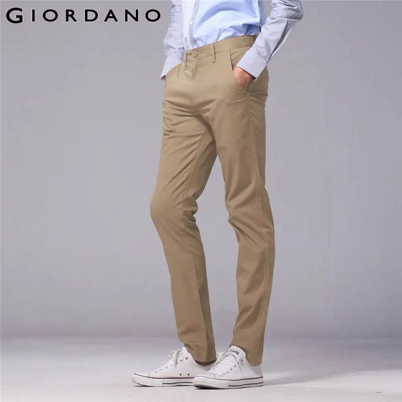 Giordano стрейчевые брюки хаки зауженная версия slim fit выполнены из хлопка и спандекса
