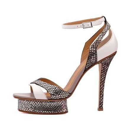 Женские туфли-лодочки из натуральной овчины на каблуке с заклепками большие