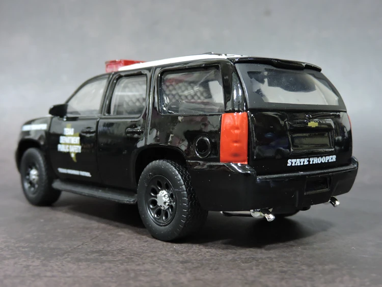 Специальный литой металл 1/32 Tahoe классический американский автомобиль модель дома дисплей Коллекция с упаковкой
