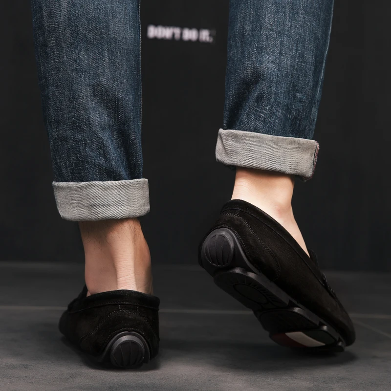 

ALCUBIEREE Mens Cow Suede Leather Moccasins Fashion Loafers with Buckle Male Comfort Slip-on Driving Shoes Non-slip Casual Shoes