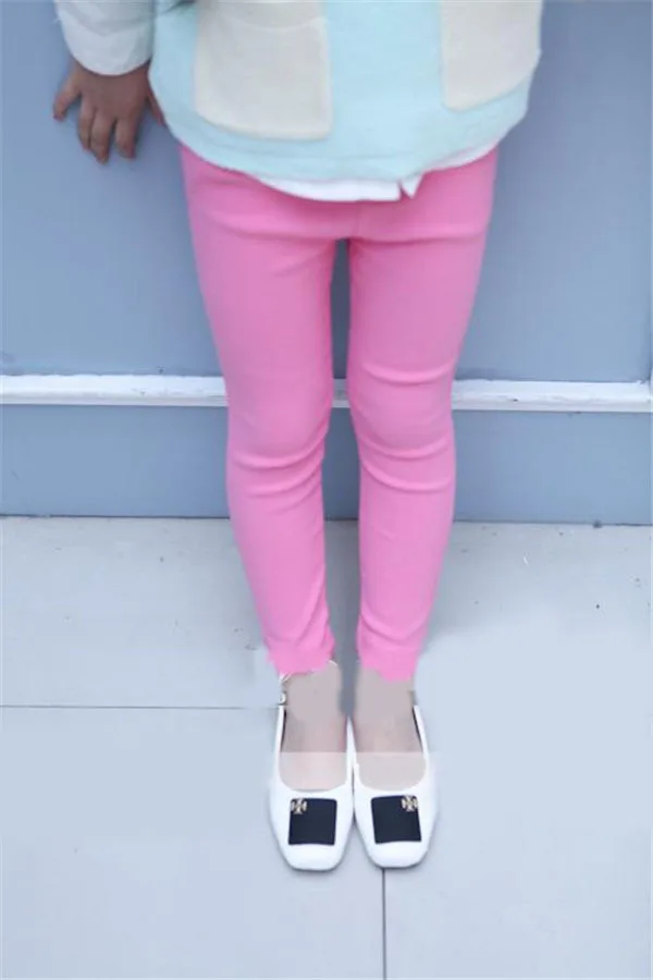 hot pink Новая осенняя одежда для малышей; популярные джинсы для девочек; обтягивающие детские штаны ярких цветов; повседневные длинные штаны для малышей; брюки для маленьких девочек - Цвет: hot pink