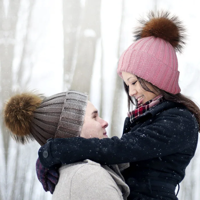 Зимой beanie связанный шлем меха образный колпачок для женщин и теплые зимние человек трикотажные шапочки ёенщин крышки и меховой шапке