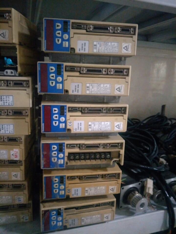 

Servo drive MSD043A1XXV Used one , 90% appearance new , 3 months warranty , fast shipping