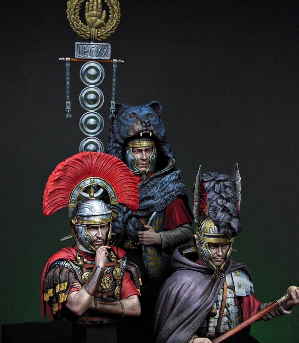 Неокрашенный комплект 1/12 The Might of Rome включает в себя 3 фигурки из смолы миниатюрный