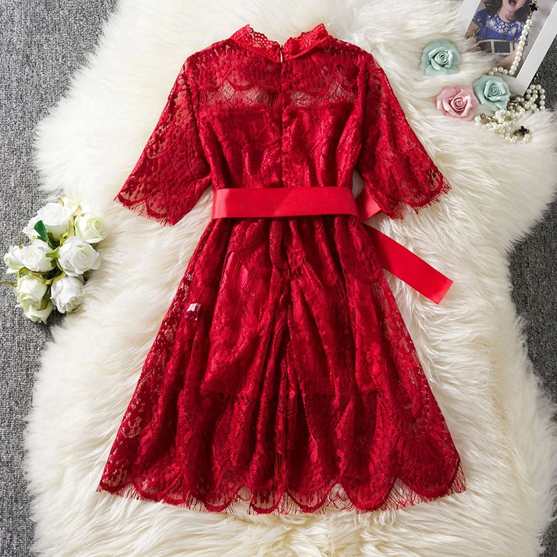 Летнее кружевное хлопковое торжественное платье с короткими рукавами для