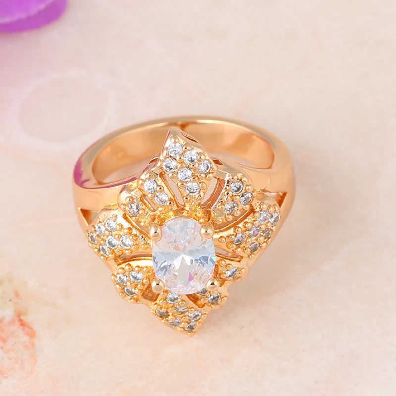 Низкая цена Мода Дизайн Сияющий AAA Белый циркония и кристалл золотой тон кольцо